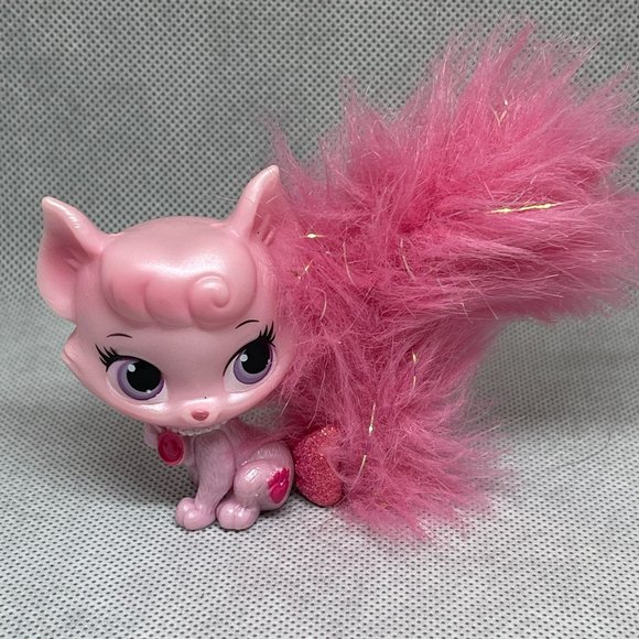Disney Palace Pet Glitter Pink Furry Tail Fried ARORA Cat Single Figure - Picture 1 of 3